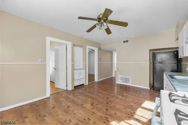 206 N 6Th St, Prospect Park Boro, NJ 07508