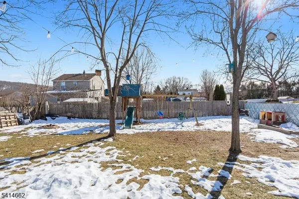 125 Meadowbrook Ave, Wanaque Boro, NJ 07465