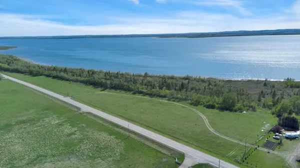 282 Range Road, Gull Lake, AB T4L 2N3