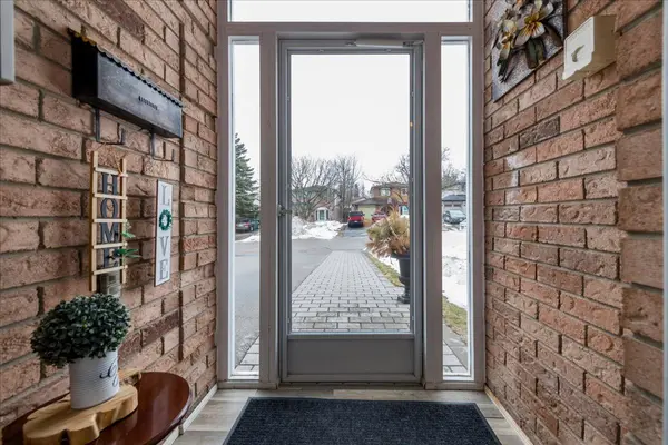 36 Ridgeway AVE, Barrie, ON L4N 5L2