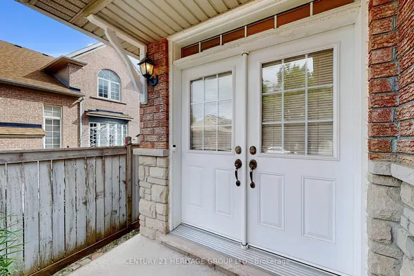 4 Sunnyvale Gate, Brampton, ON L6S 6J3
