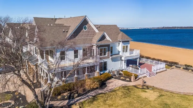 76 Raritan Reach Rd, South Amboy City, NJ 08879