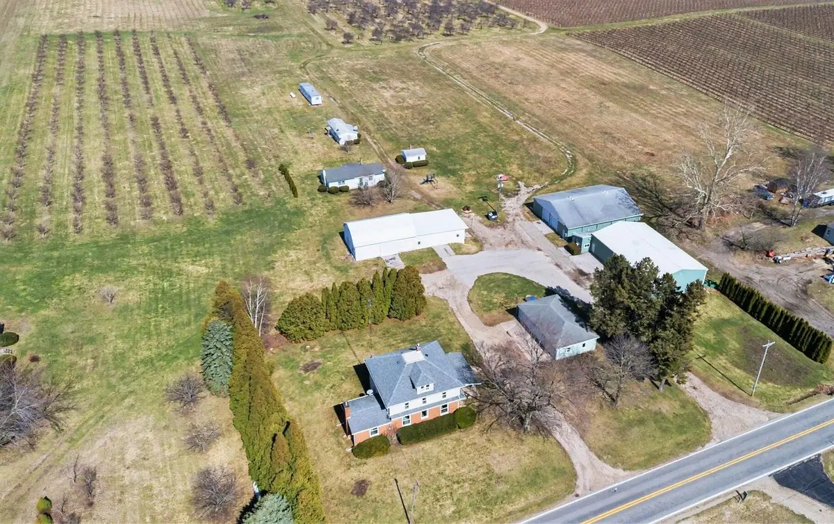 6629 N Branch RD, Bainbridge Twp, MI 49022