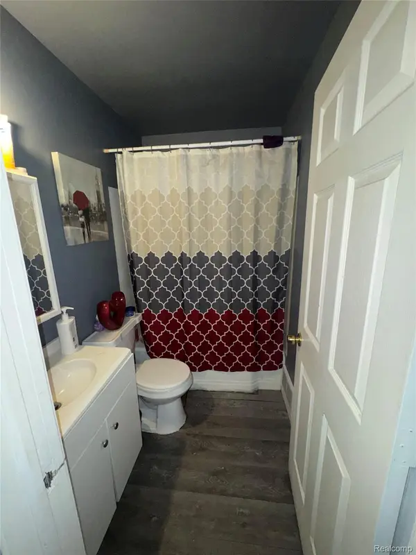 3001 Kellar AVE, Flint, MI 48504