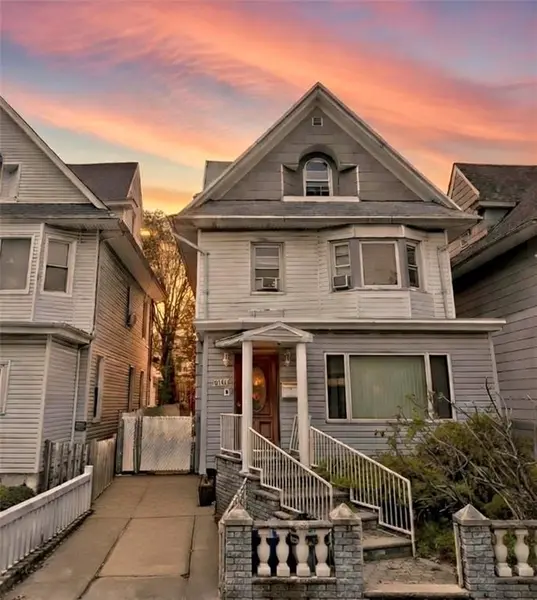 8786 17th AVE, Brooklyn, NY 11214