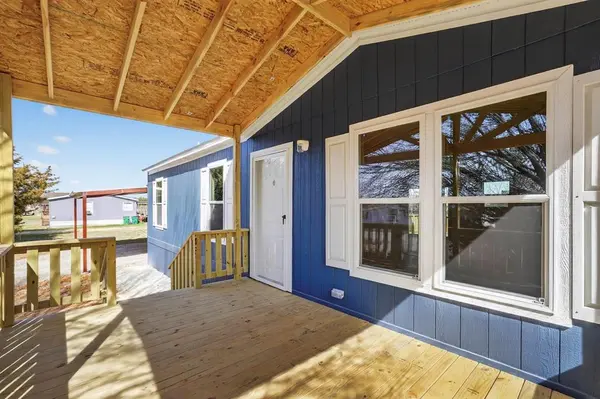 206 Rhett Court, Aurora, TX 76078