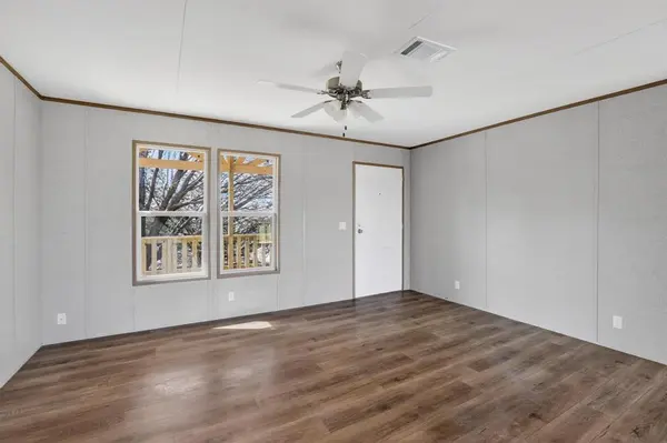 206 Rhett Court, Aurora, TX 76078