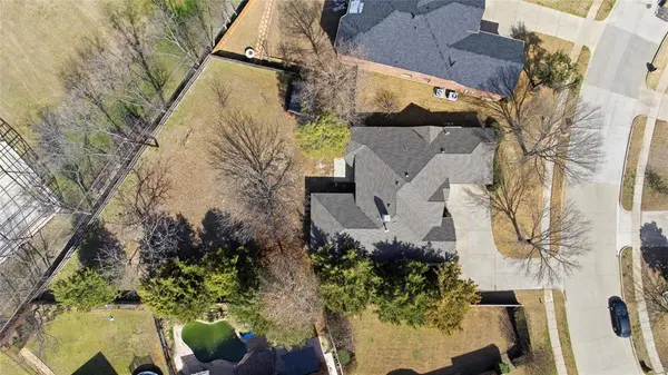 Grand Prairie, TX 75052,524 Suffolk Drive