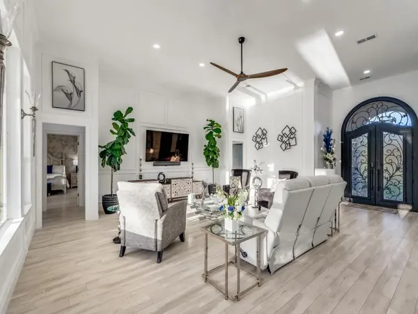 19 Meadowcreek Drive, Melissa, TX 75454