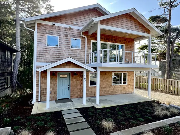 143 E TANANA AVE, Cannon Beach, OR 97110