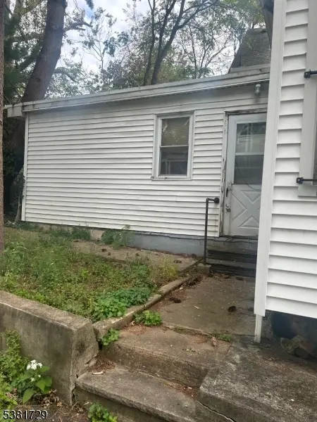 35 Durand Pl, Irvington Twp., NJ 07111