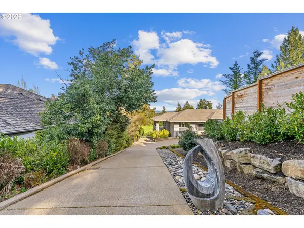 14400 UPLANDS DR, Lake Oswego, OR 97034