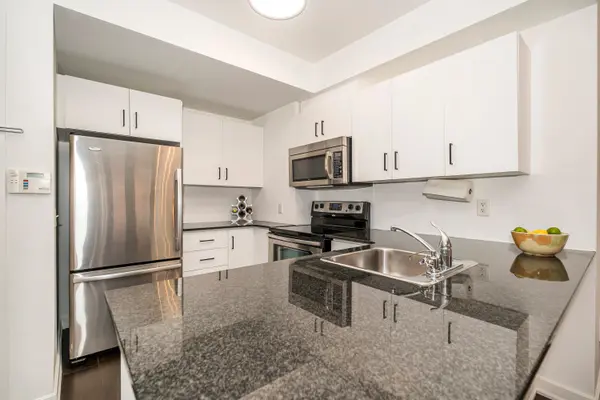 539 Jarvis ST #PH7, Toronto C08, ON M4Y 2H7