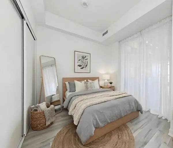 7 Golden Lion HTS N #N543, Toronto C14, ON M2M 4E7