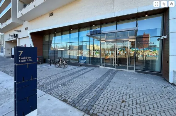 7 Golden Lion HTS N #N543, Toronto C14, ON M2M 4E7