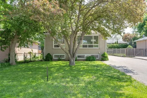 47 Aurora Heights DR, Aurora, ON L4G 2W6