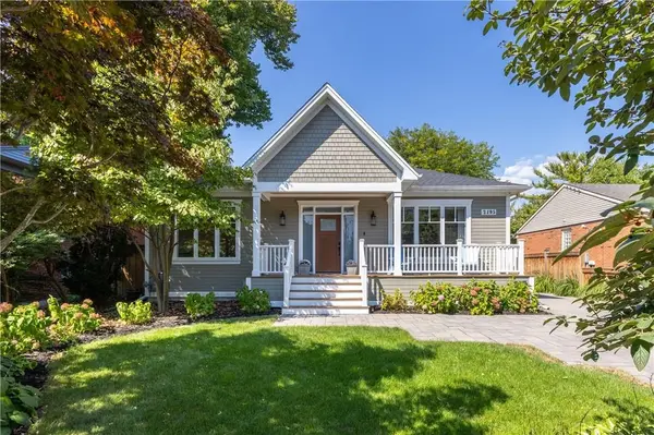 2195 Courtland DR, Burlington, ON L7R 1S2