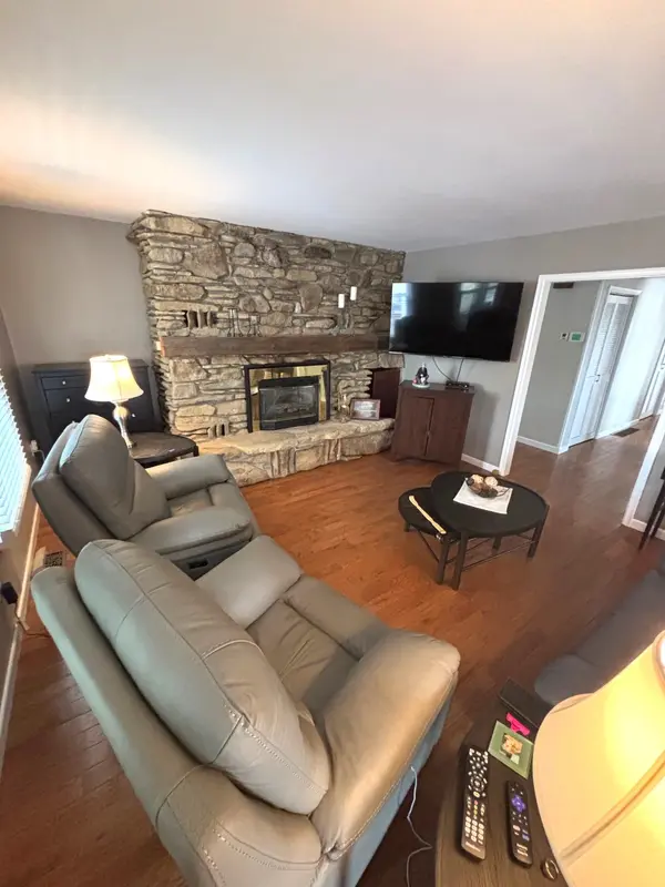 7 Regina RD, Kawartha Lakes, ON K0M 2A0