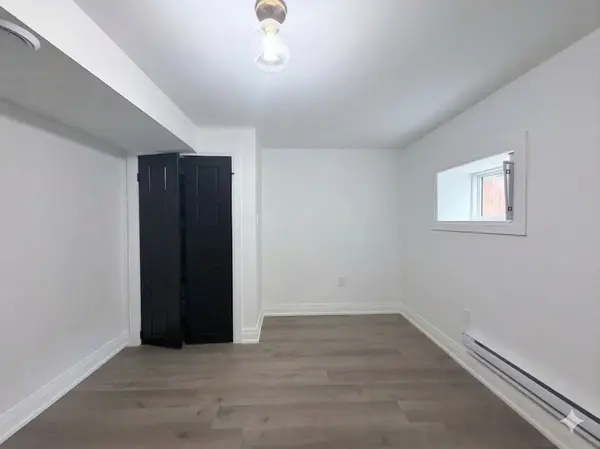 184 Ottawa ST S #Basement, Hamilton, ON L8K 2E6