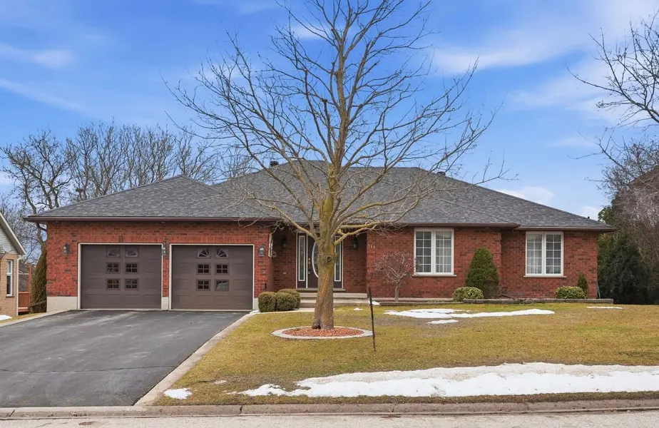 711 21st A AVE, Hanover, ON N4N 3M2