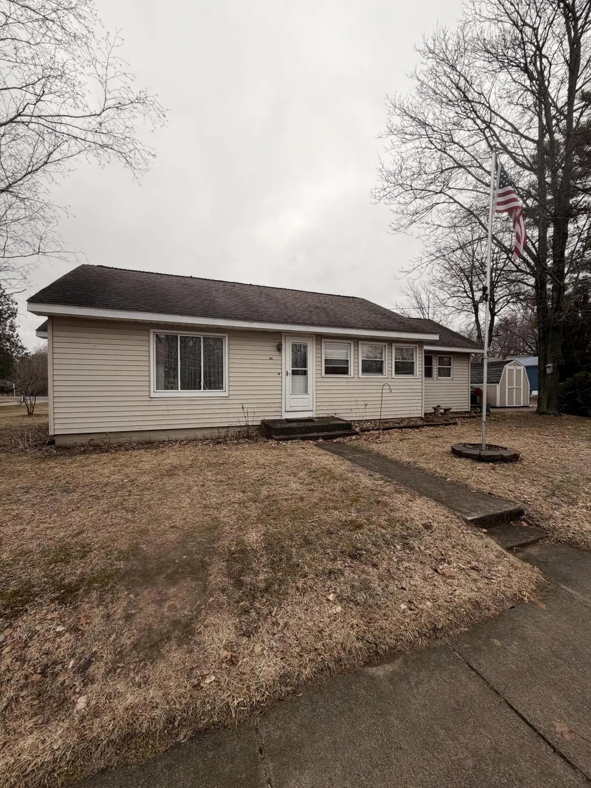 156 S Stearns ST, Barryton Vlg-fork Twp, MI 49305