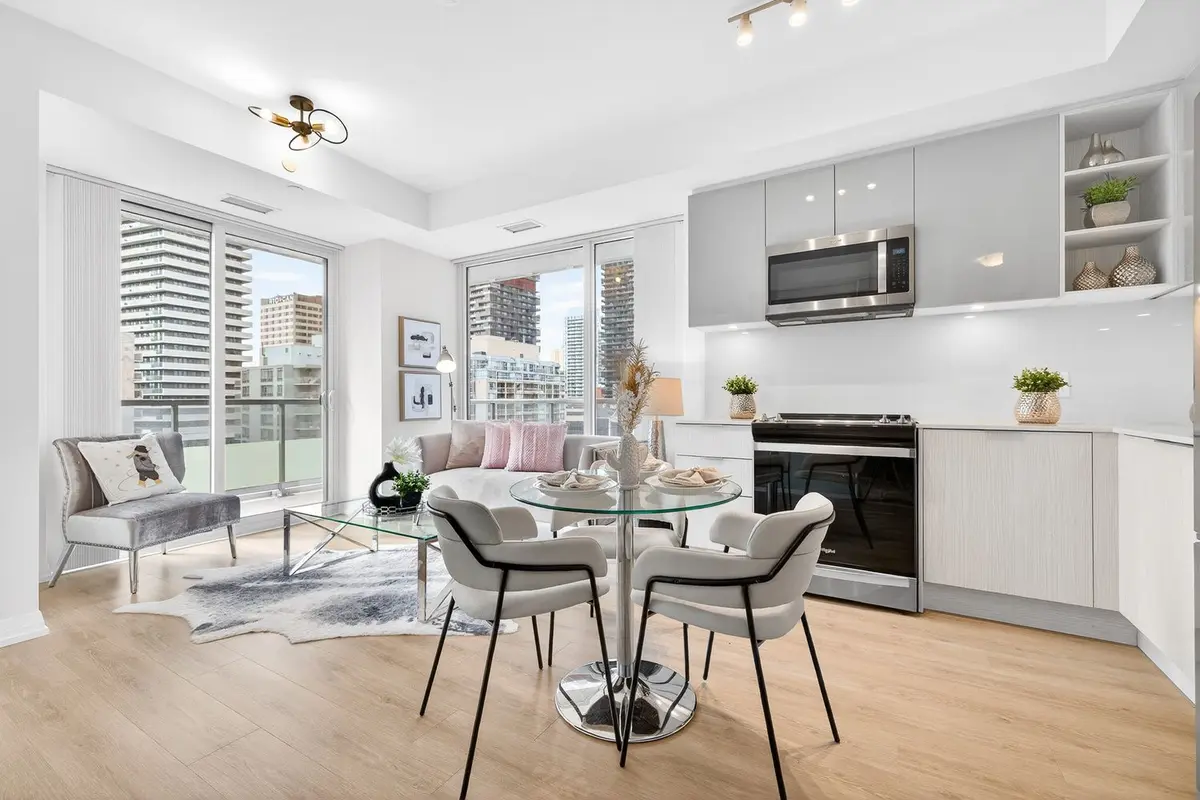 50 Dunfield AVE #1217, Toronto C10, ON M4S 0E4