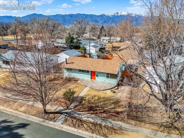 2518 Meadowlark LN, Colorado Springs, CO 80909