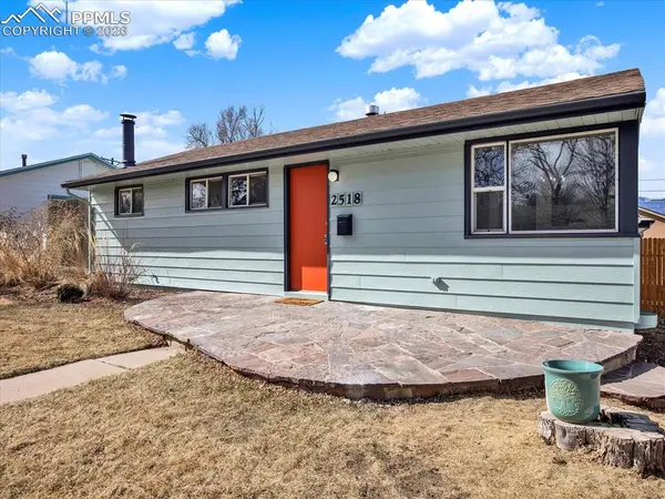 2518 Meadowlark LN, Colorado Springs, CO 80909