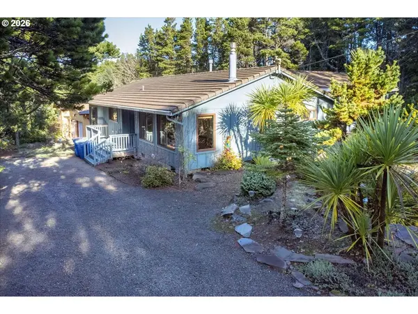 5740 PALISADES DR, Lincoln City, OR 97367