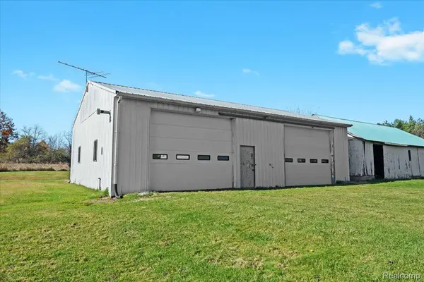 2795 N Burkhart RD, Howell, MI 48855