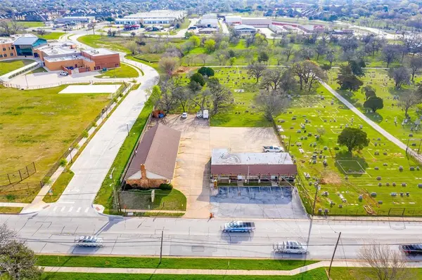 6716 Smithfield Road, North Richland Hills, TX 76182