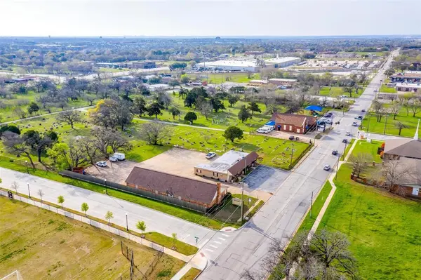 6716 Smithfield Road, North Richland Hills, TX 76182