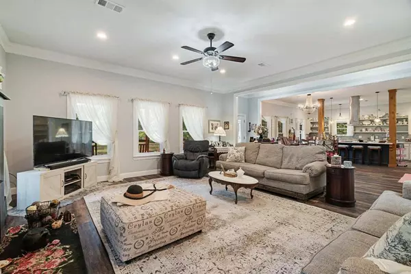 2205 County Road 44600, Blossom, TX 75416