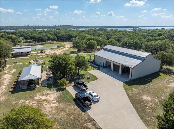 1639 Bloomfield Road, Valley View, TX 76272