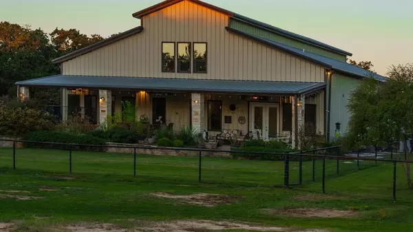 1639 Bloomfield Road, Valley View, TX 76272