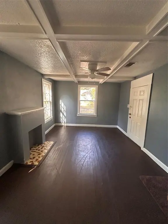 2233 Queens Highway, Shreveport, LA 71103