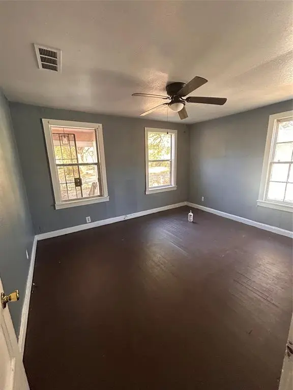 2233 Queens Highway, Shreveport, LA 71103