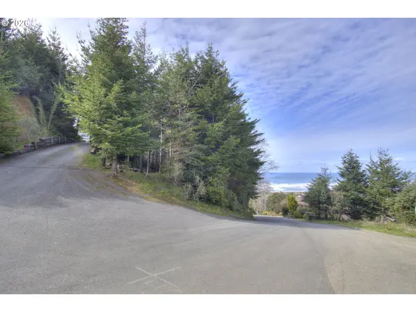 Seaview LN, Gold Beach, OR 97444