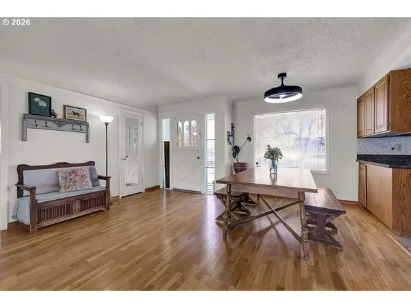 1355 JUNIPER ST, Junction City, OR 97448