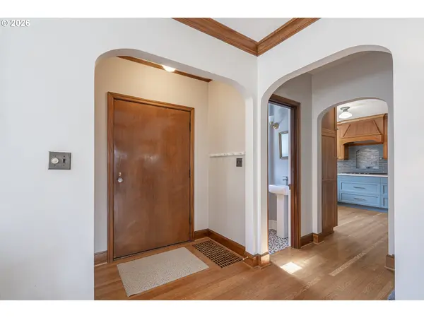 3217 NE BRAZEE ST, Portland, OR 97212