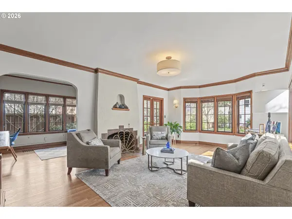 3217 NE BRAZEE ST, Portland, OR 97212