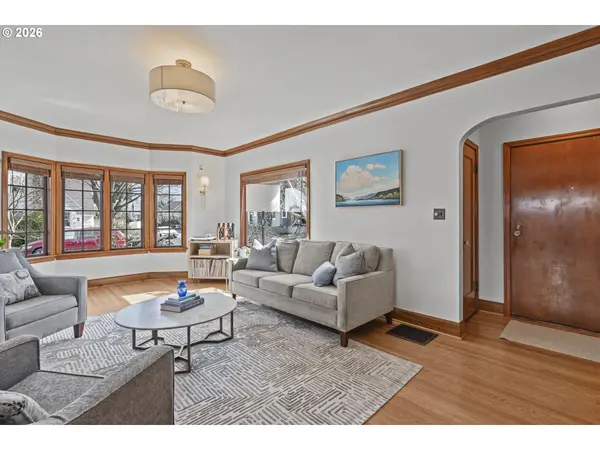 3217 NE BRAZEE ST, Portland, OR 97212