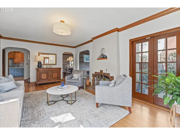 3217 NE BRAZEE ST, Portland, OR 97212