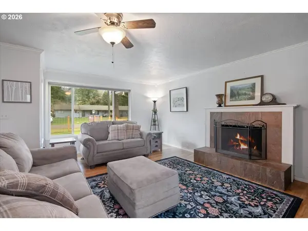 247 CEDAR ST, Lyons, OR 97358