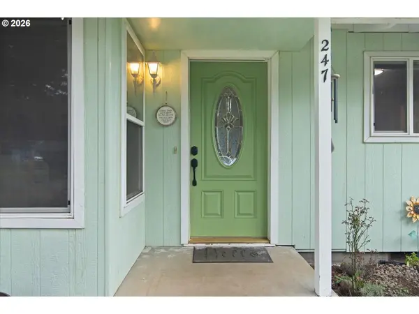 247 CEDAR ST, Lyons, OR 97358