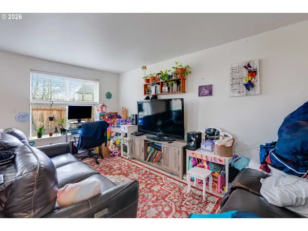 1416 FALCON LOOP, Independence, OR 97351