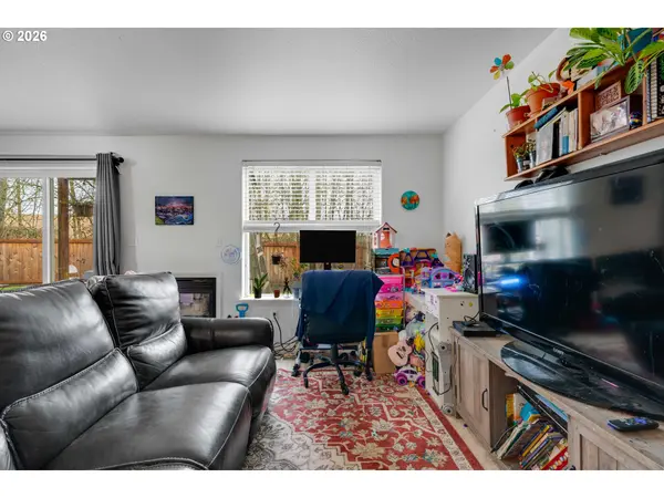 1416 FALCON LOOP, Independence, OR 97351