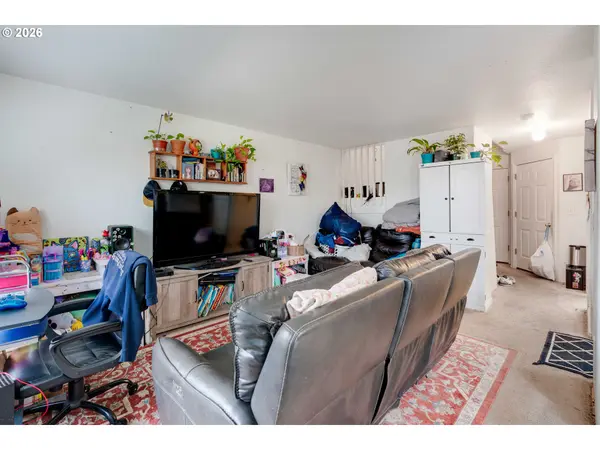 1416 FALCON LOOP, Independence, OR 97351