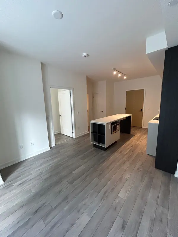 89 Church ST #702, Toronto C08, ON M5C 2G3