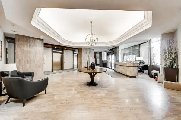 75 Wynford Heights CRES #1204, Toronto C13, ON M3C 3H9